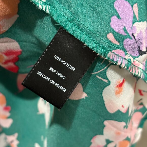 Torrid Georgette Hi-Low Short Sleeve Blouse Green Floral Short Sleeve Sz 3 - Picture 4 of 9